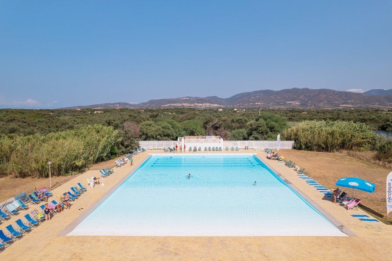 Baia Delle Mimose Aparthotel Badesi Exterior photo