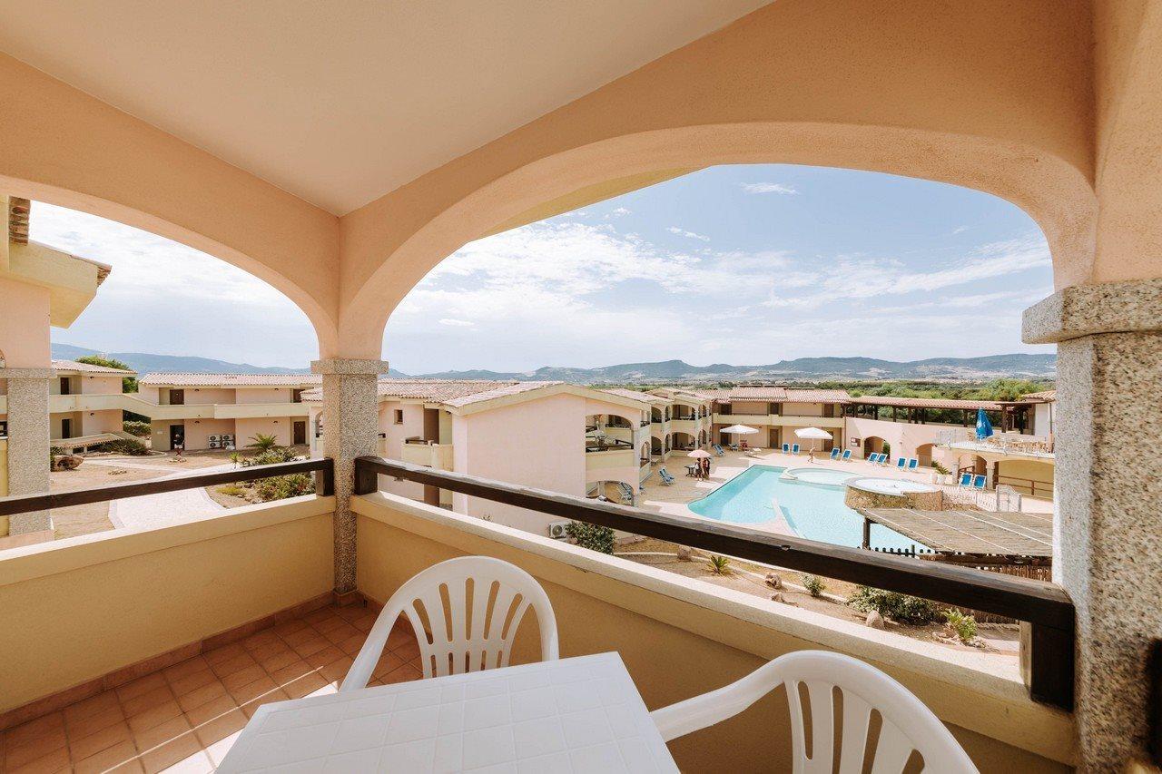 Baia Delle Mimose Aparthotel Badesi Exterior photo
