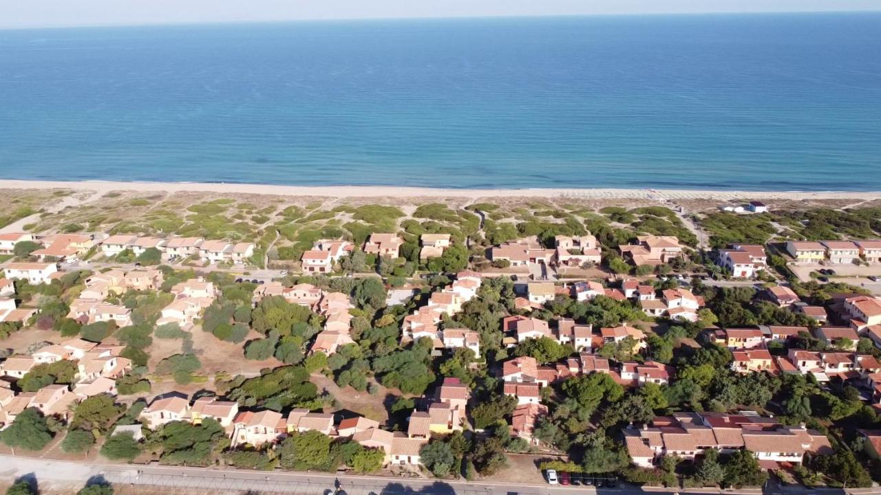 Baia Delle Mimose Aparthotel Badesi Exterior photo