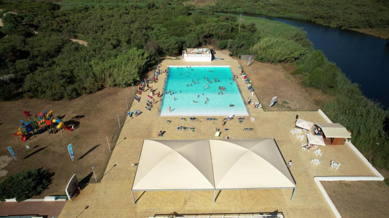 Baia Delle Mimose Aparthotel Badesi Exterior photo
