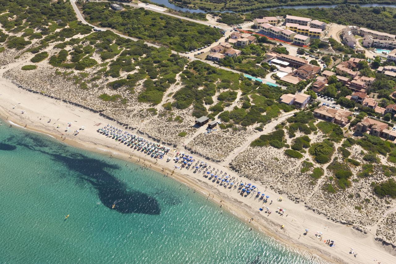 Baia Delle Mimose Aparthotel Badesi Exterior photo